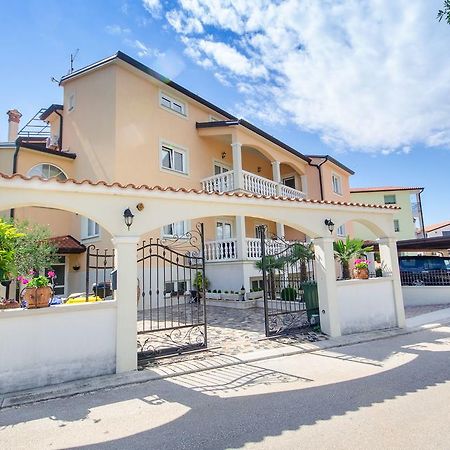 Apartments Villa Amfora Rovinj Exterior photo