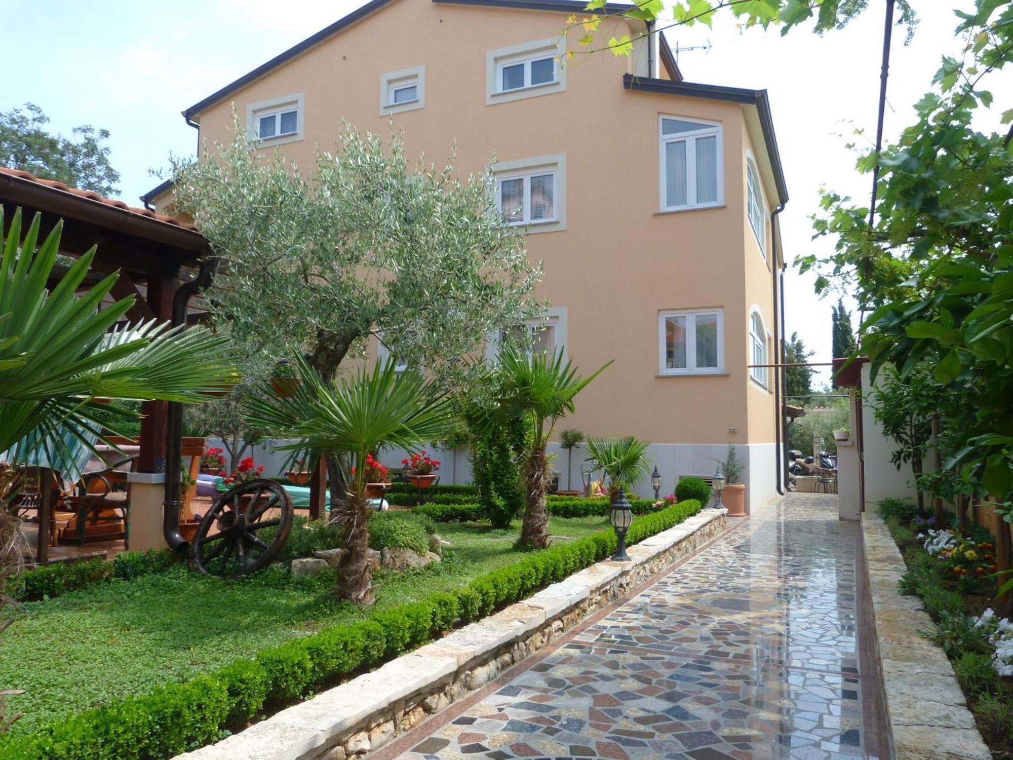 Apartments Villa Amfora Rovinj Exterior photo